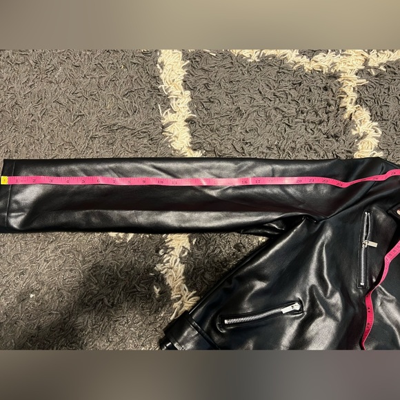 NWT PrettyLittleThing Black Faux Leather Belted Biker Jacket - Picture 14 of 16